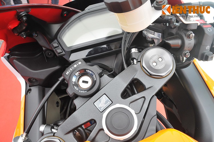 Sieu moto Honda CBR1000RR Repsol 2015 chinh hang tai VN-Hinh-3